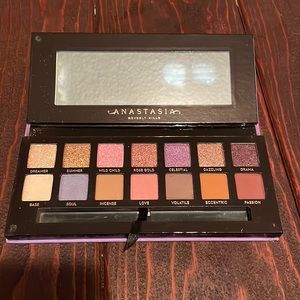 Lightly Used, ABH Norvina Palette.